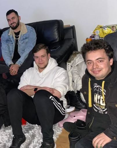Friends enjoying a Your Yedidim social event